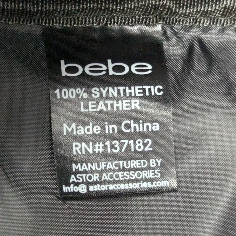 ❌SALE❌Bebe Soft Train Quilted Case Faux Leather Makeup Travel Bag Large Size.NWT - Picture 9 of 12